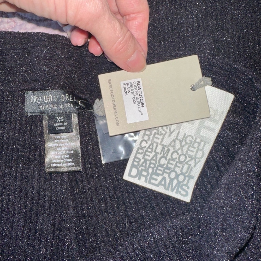 Barefoot Dreams Regular CozyChic Ultra Lite Ribbed Slit Crop Pant - XS - Picture 14 of 15